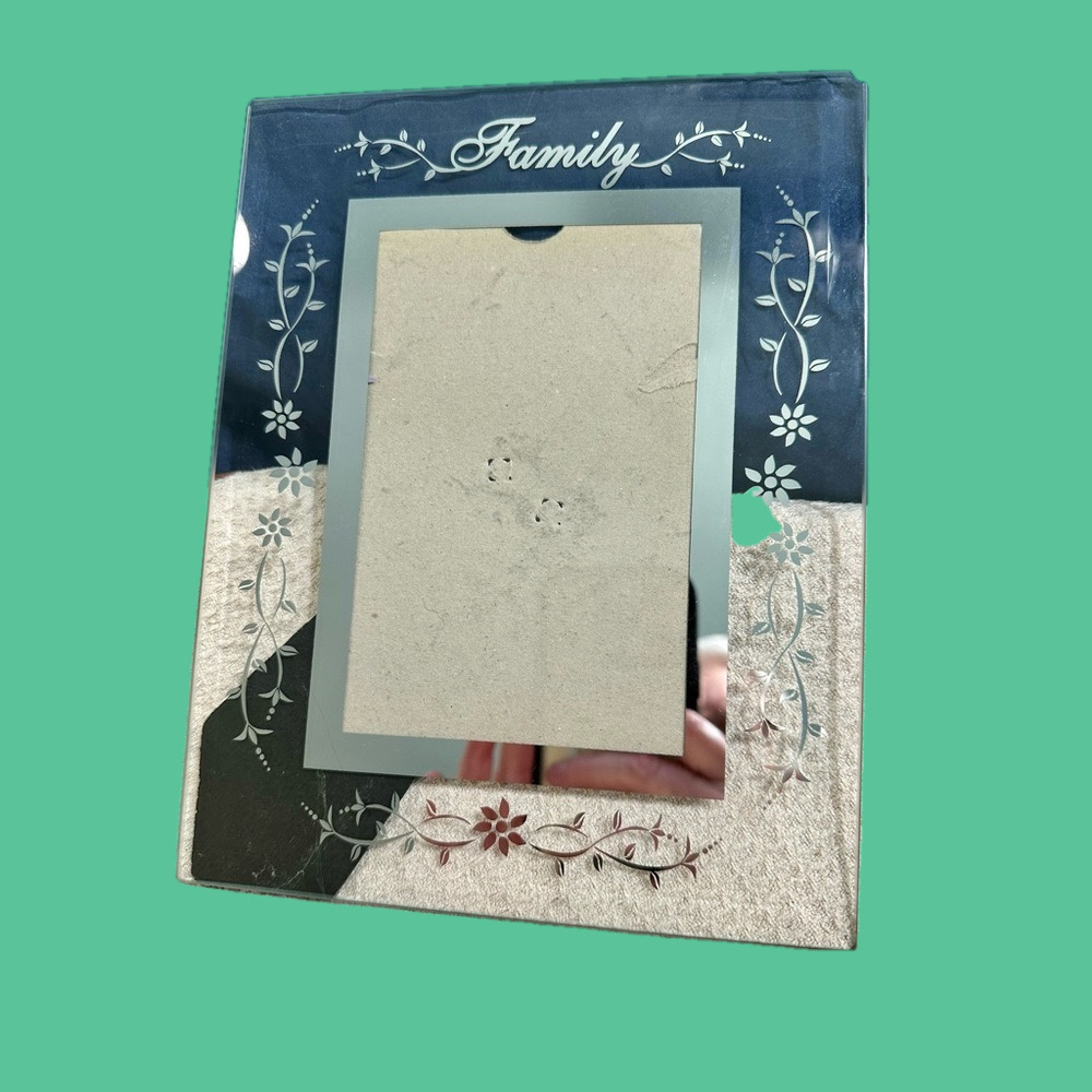 Davco Silver Ltd Clear Glass Beviled edge frame with ‘Family’ in Script on top